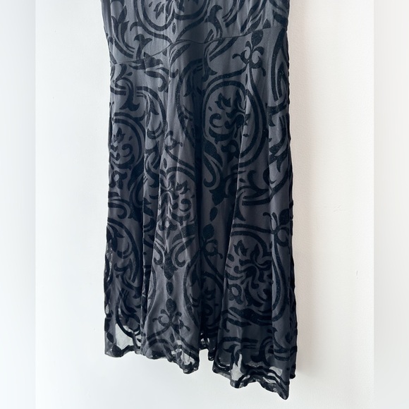 Black Sleeveless Knee Length Dress - V-Neck - Velvet Pattern Detail -Size:Medium - Picture 3 of 8